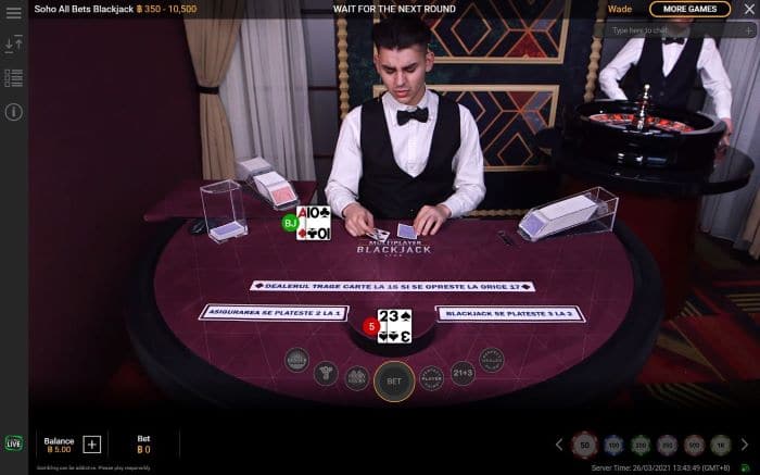 Blackjack vs Poker: Which game can make you earn more money?