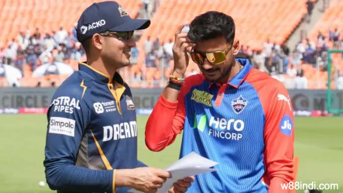 shubman-gill-discussing